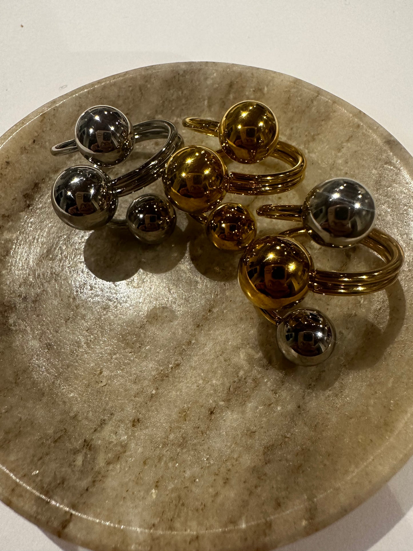 Mixed coloured ball ring