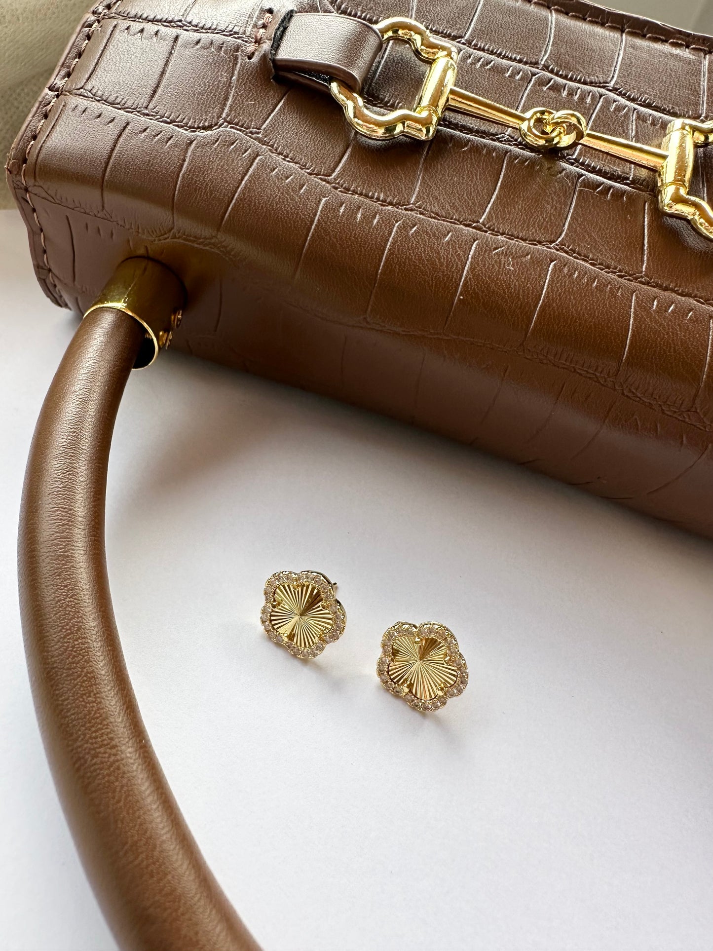 Julia gold flower earrings