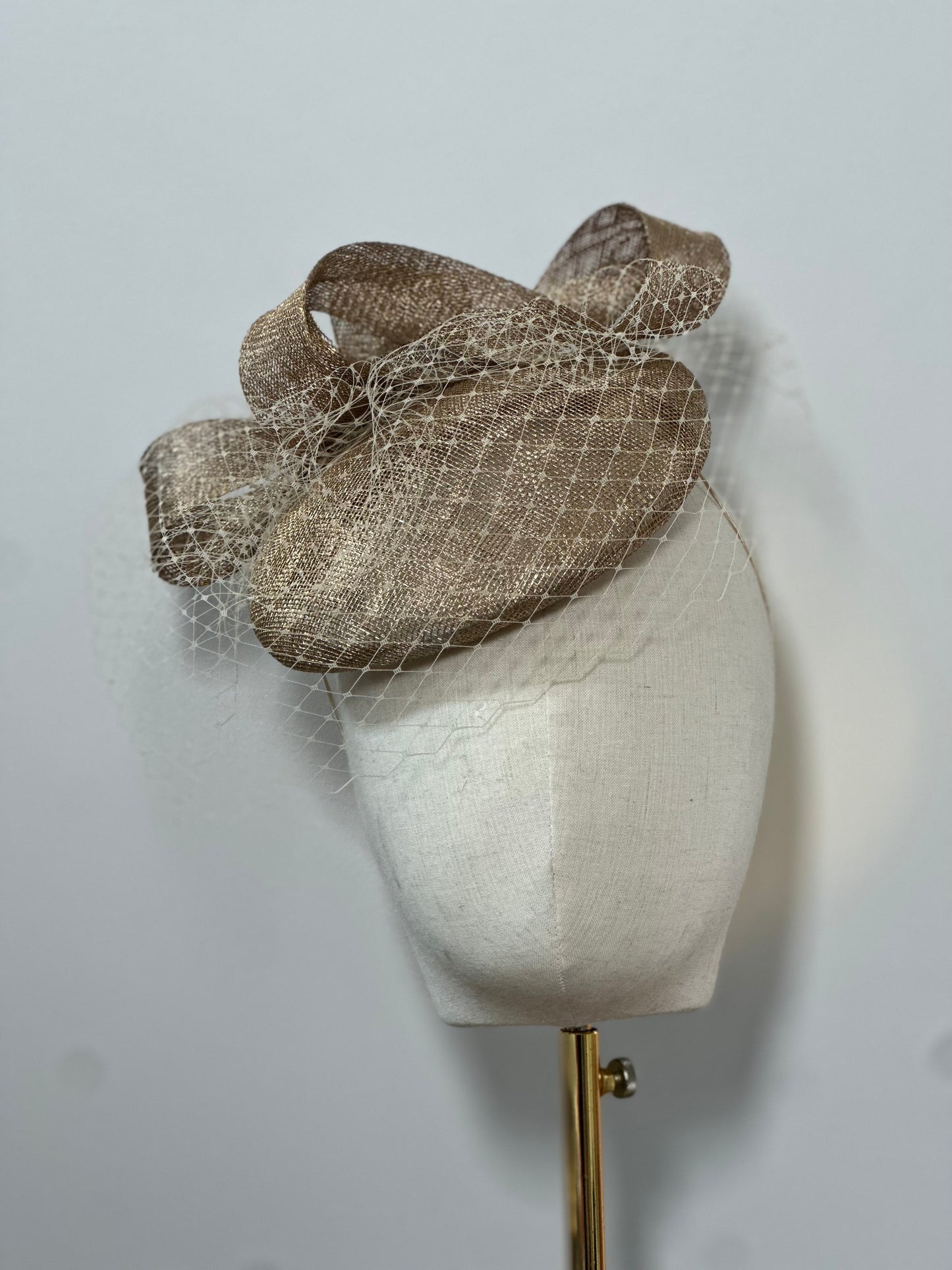 Gold swirl headpiece with netting