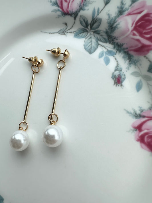 Yasmine gold pearl drop earrings