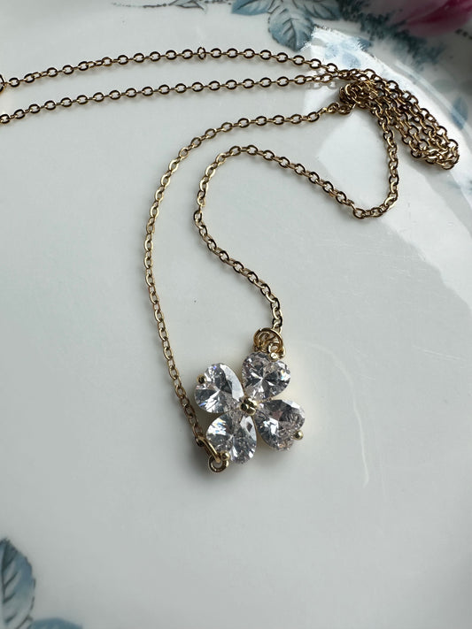 Diamond clover necklace