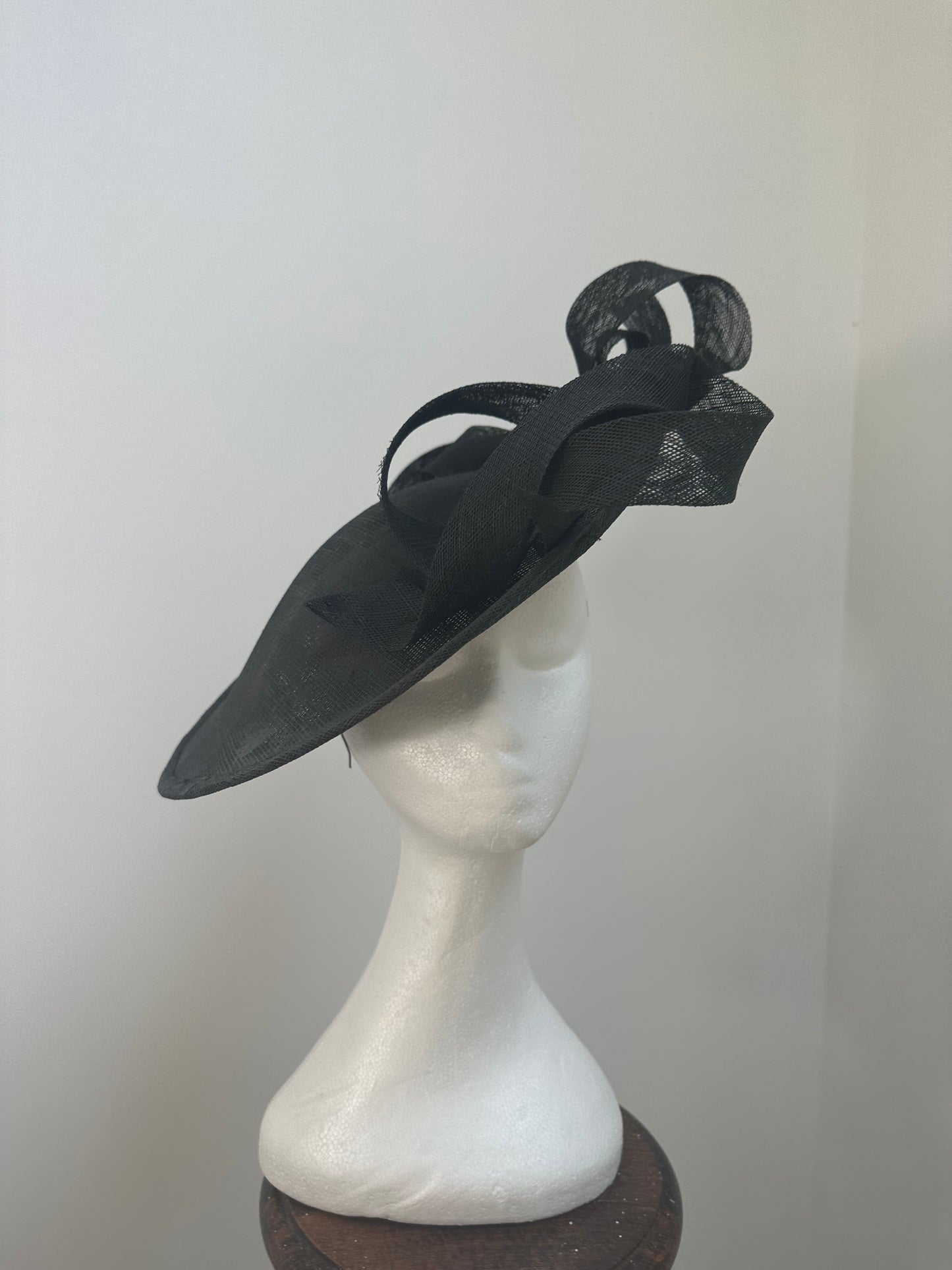 Black swirl saucer headpiece