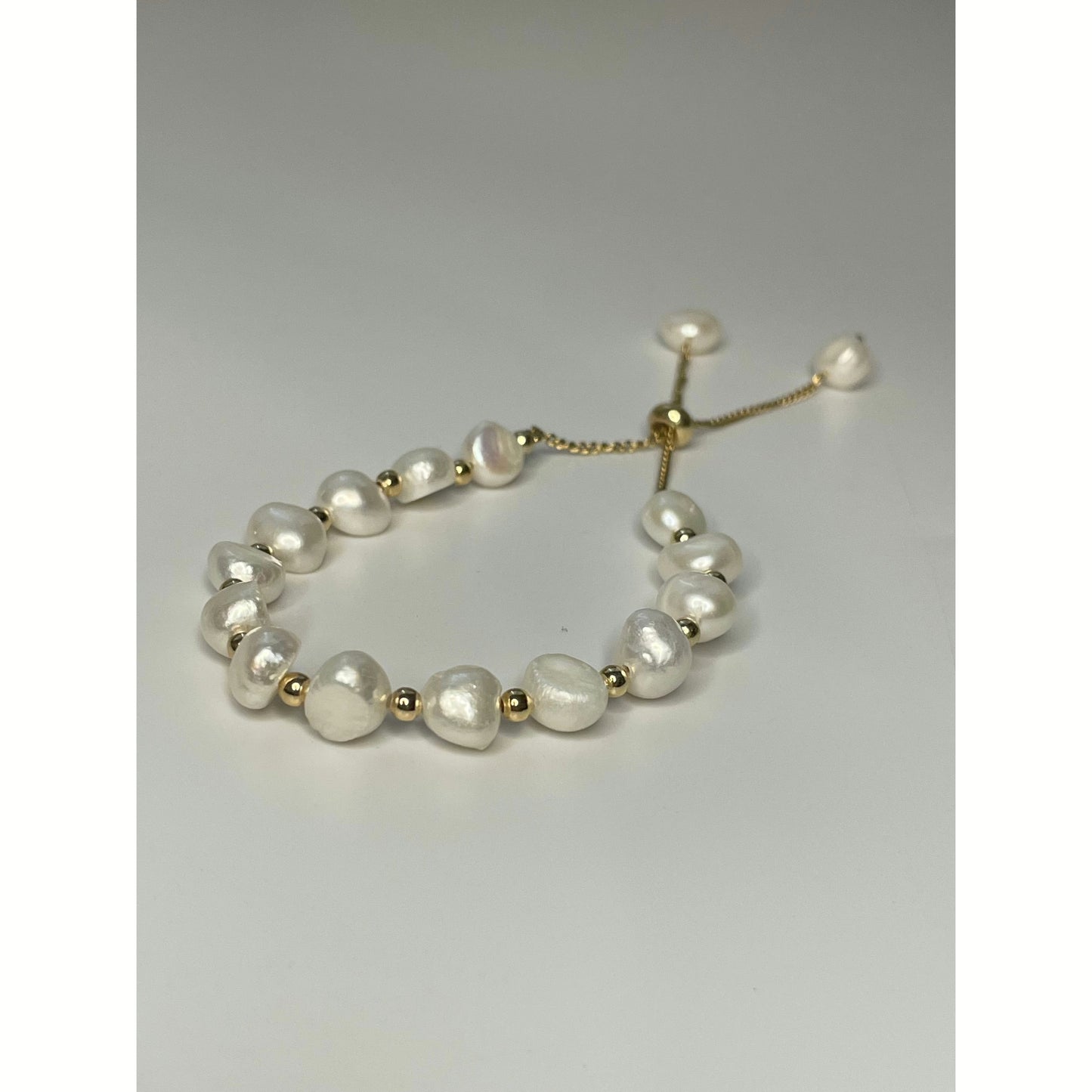Polly pearl bracelet
